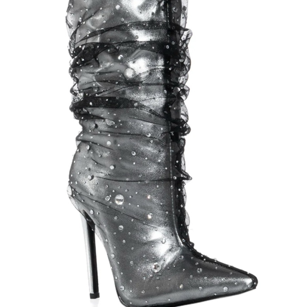 Elegant Silver Rhinestone Heeled Boots
